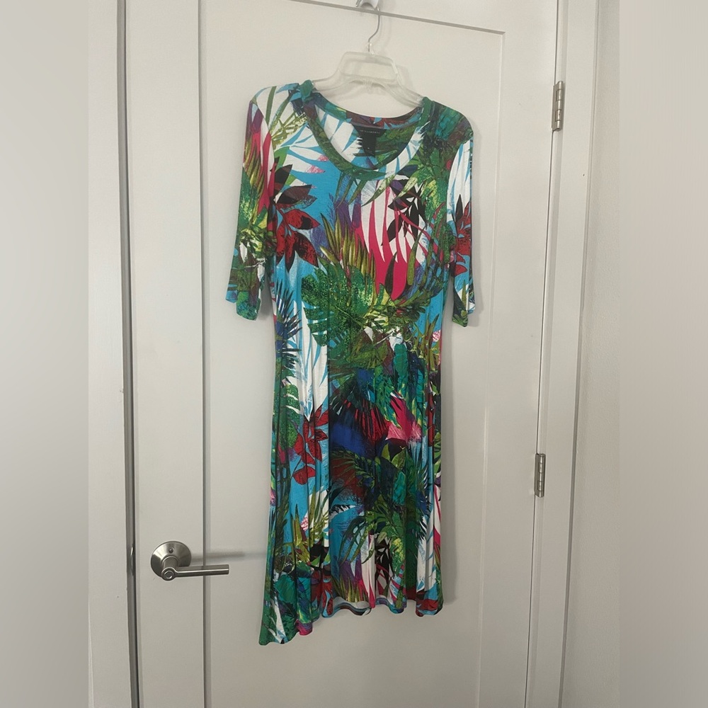 Investments Brand Dillard’s tropical colorful dress Size Medium knee length